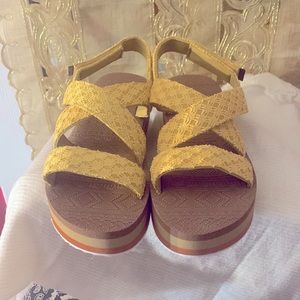 Women sandals